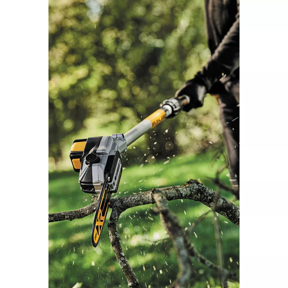 DEWALT 20V MAX XR Brushless Cordless Pole Saw (Tool Only) - photo 6