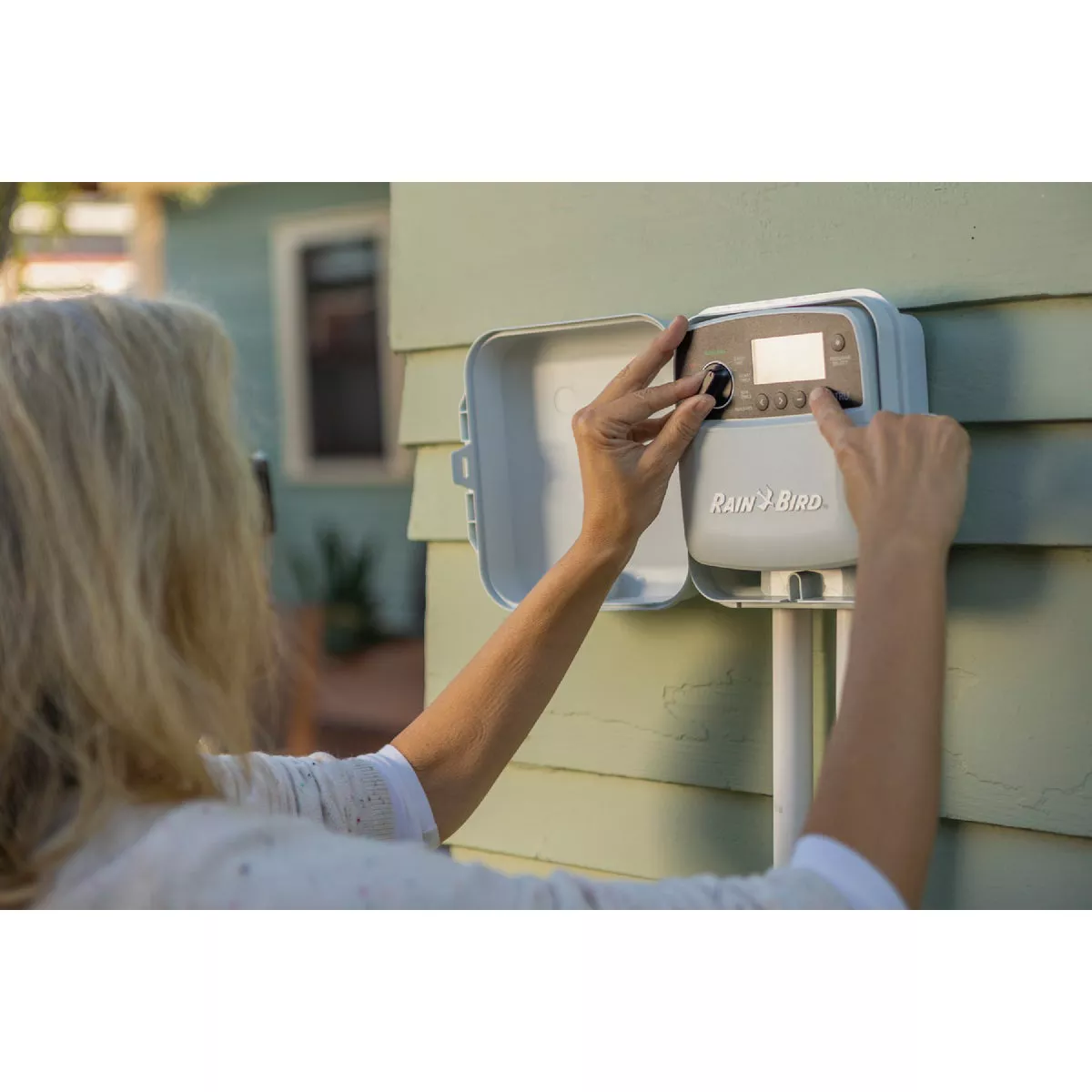 Rain Bird TRU 8-Station Indoor/Outdoor Irrigation Controller - photo 3