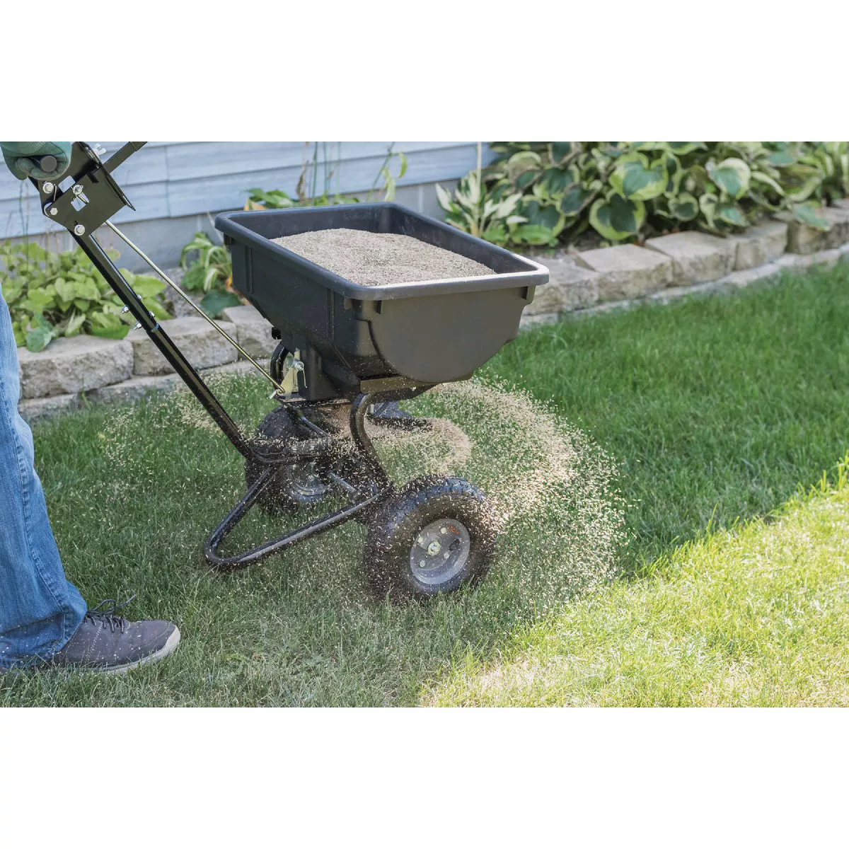 Agri-Fab 85 Lb. Pro Push Broadcast Spreader - photo 2