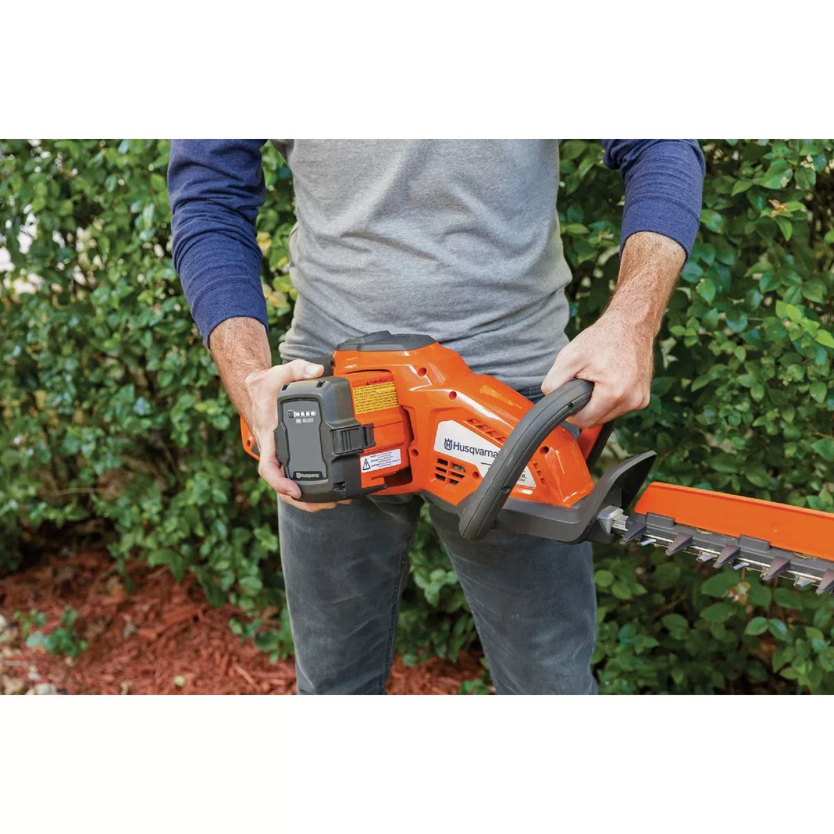 Husqvarna 320iHD60 Hedge Master Battery Hedge Trimmer Kit - photo 4
