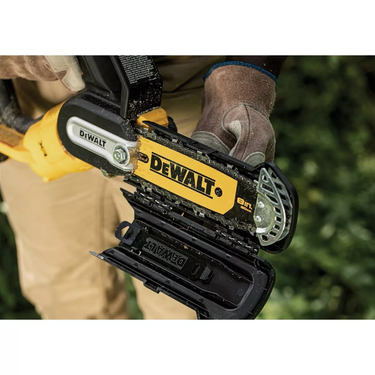 DEWALT 20V MAX Brushless 8 In. Cordless Pruning Chainsaw Kit with 3.0 Ah Battery & Charger - photo 6