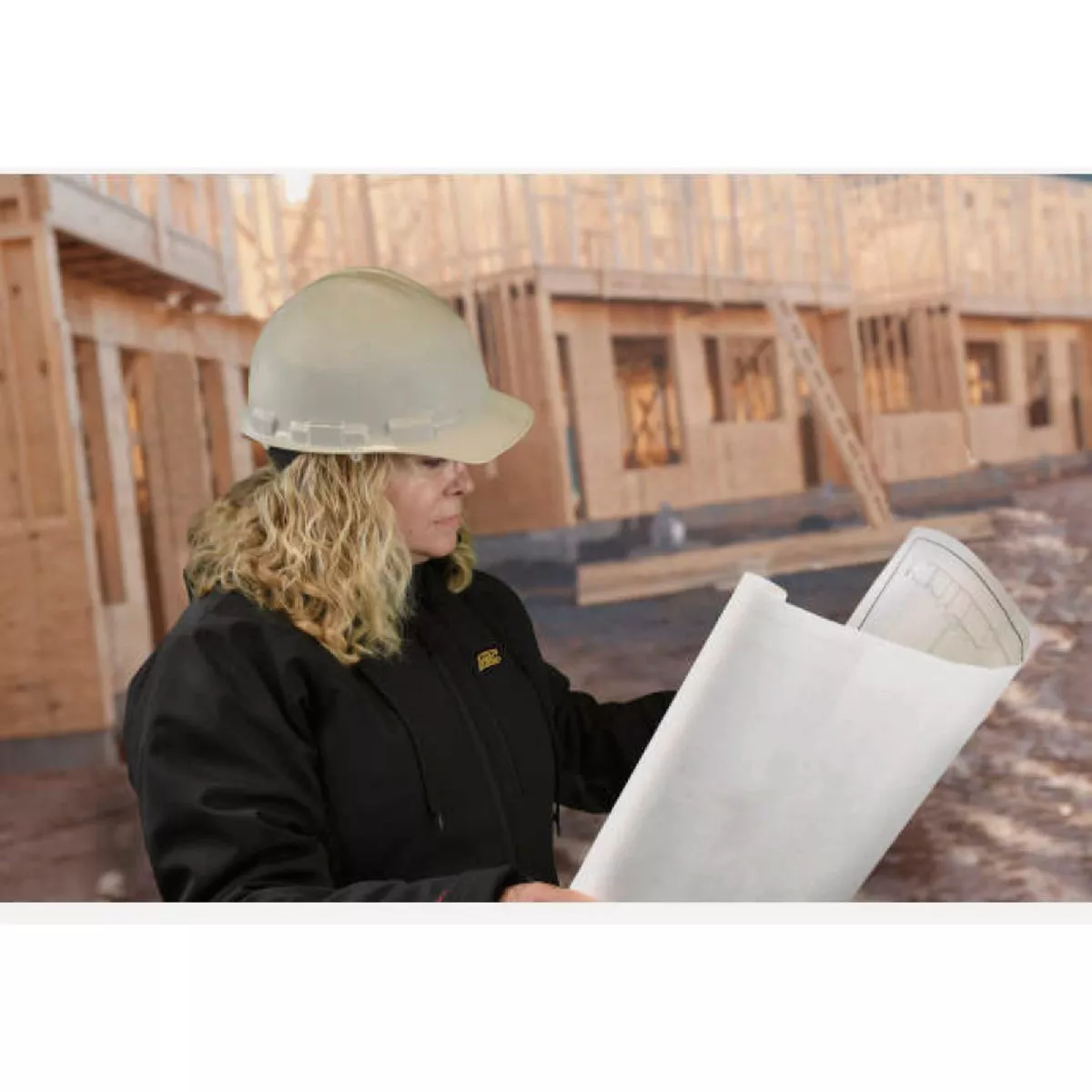 DEWALT Women's Black Soft Shell Heated Coat Kit, S - photo 2