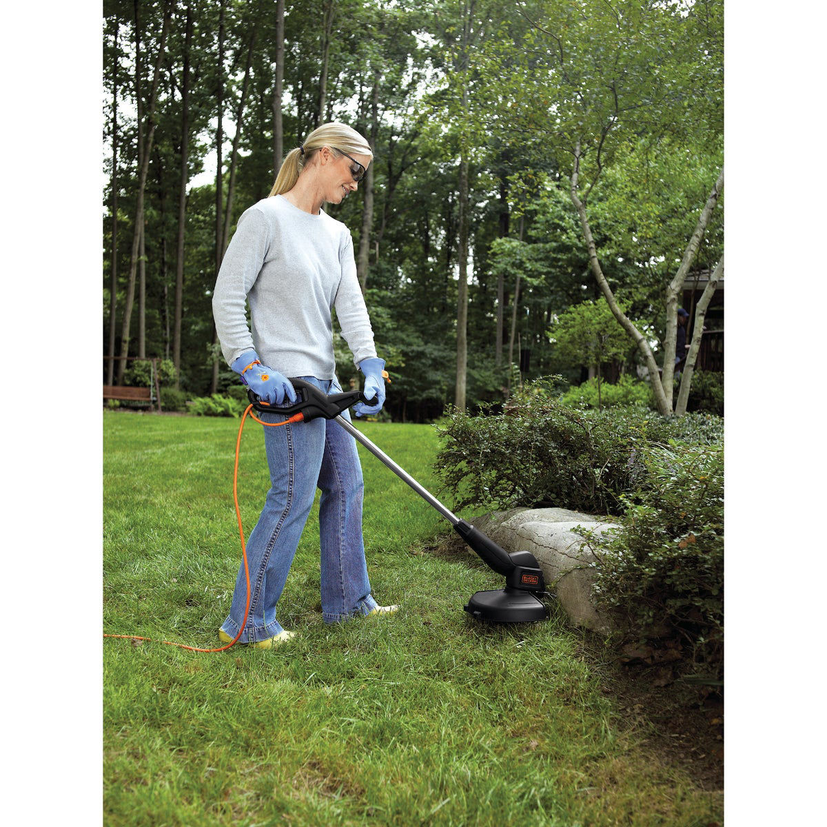Black & Decker 12 In. 3.5-Amp Corded Electric String Trimmer Edger | Do ...