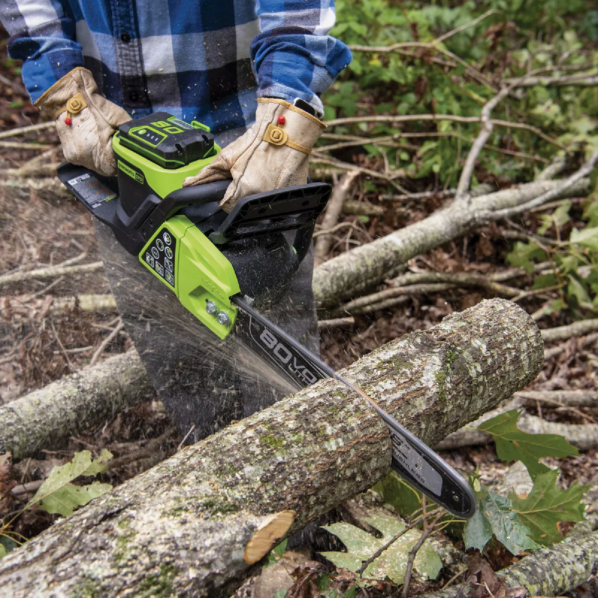 Greenworks 80V 16 In. 2kW Brushless Chainsaw with 4.0 Ah Battery & Charger - photo 7