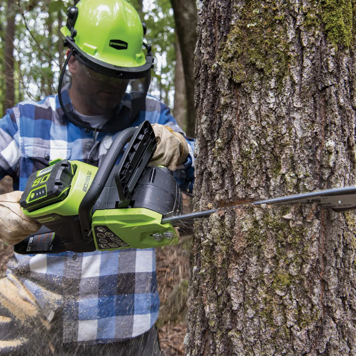 Greenworks 80V 16 In. 2kW Brushless Chainsaw with 4.0 Ah Battery & Charger - photo 8