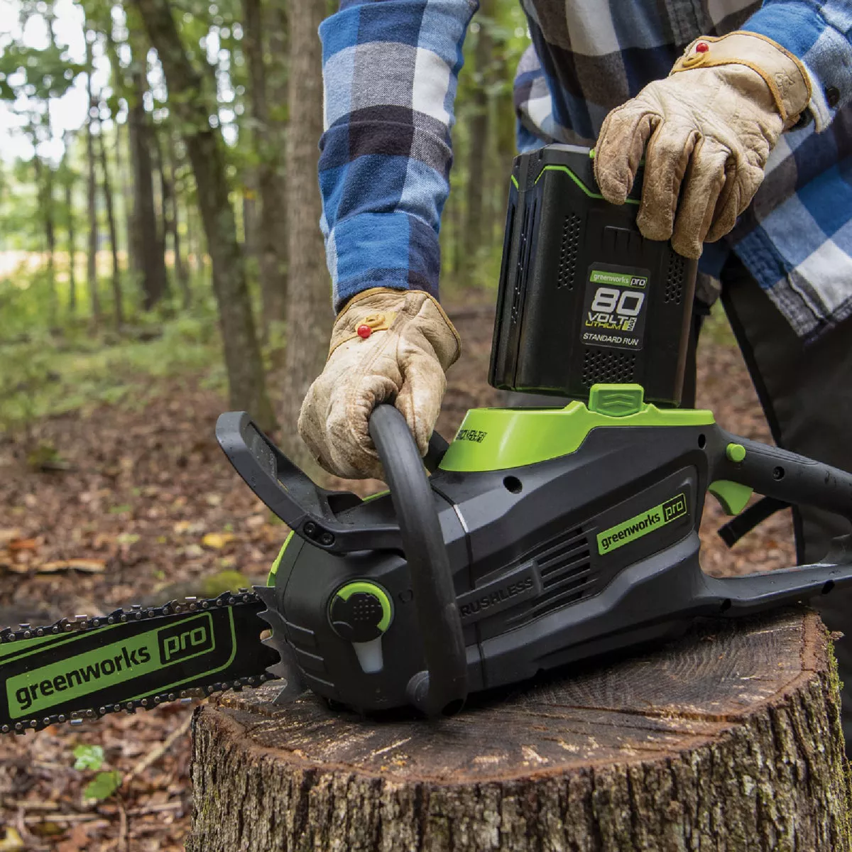 Greenworks 80V 16 In. 2kW Brushless Chainsaw with 4.0 Ah Battery & Charger - photo 9