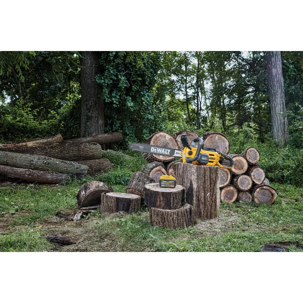 DEWALT FLEXVOLT 60V MAX Brushless 20 In. Cordless Chainsaw Kit with FLEXVOLT 4.0 Ah Battery & Charger - photo 2