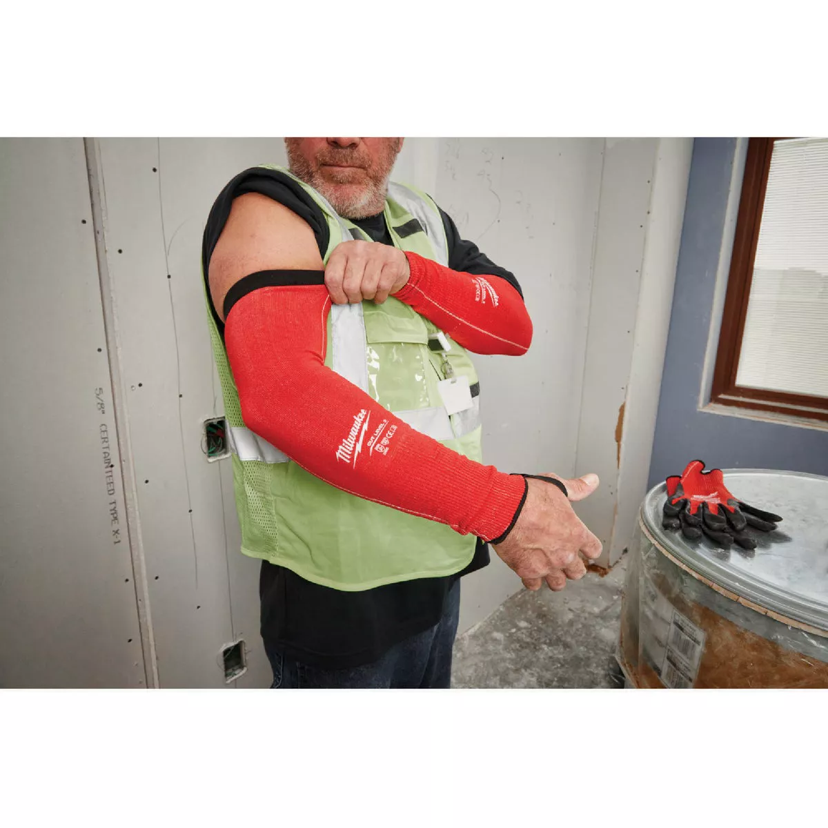 Milwaukee 16 In. Cut Level 3 Protective Sleeves - photo 3