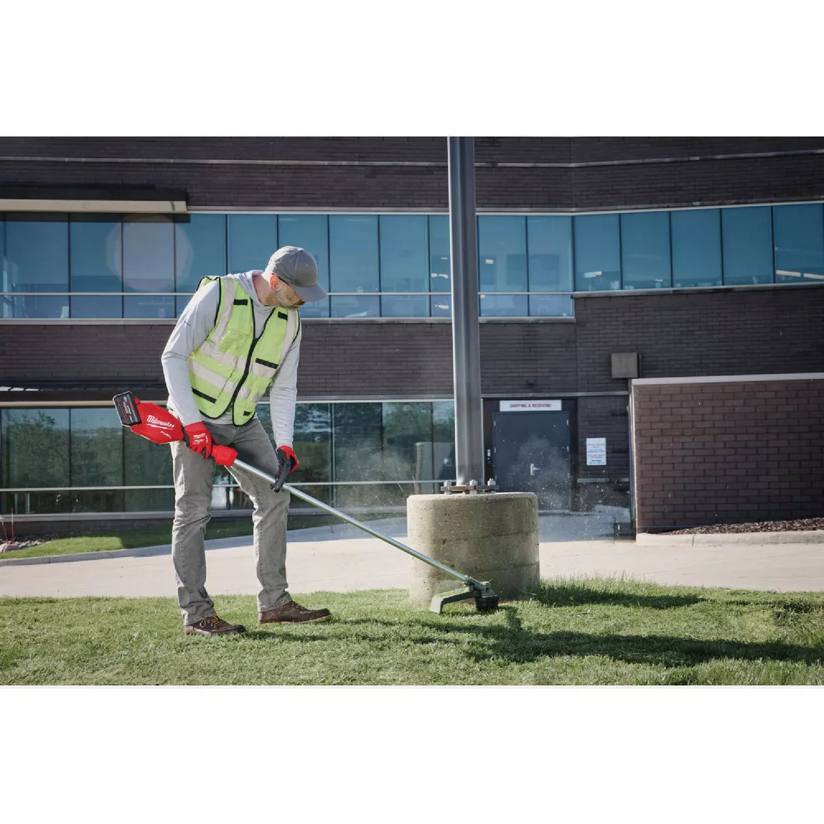 Milwaukee M18 FUEL 16 In. String Trimmer - photo 2
