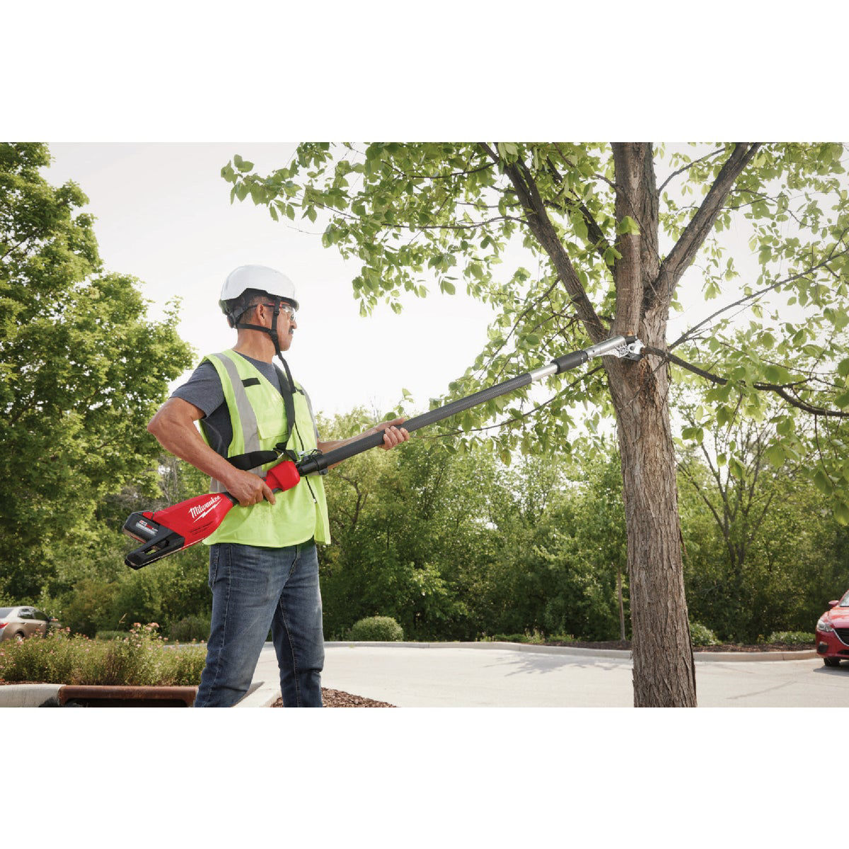 Milwaukee M18 Brushless Telescoping Pole Pruning Shears Kit with 6.0 Ah