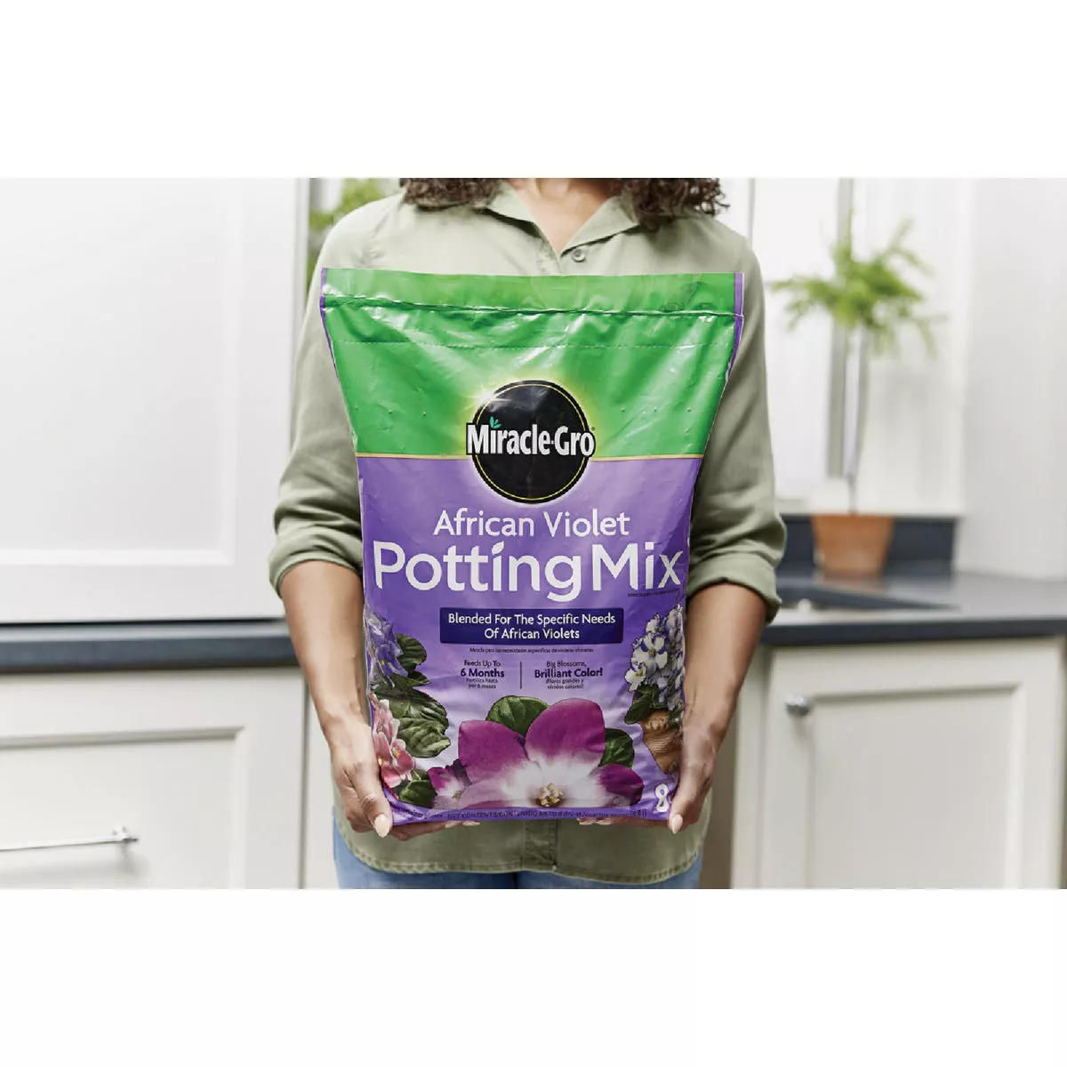 Miracle-Gro 8 Qt. African Violet Potting Mix - photo 4