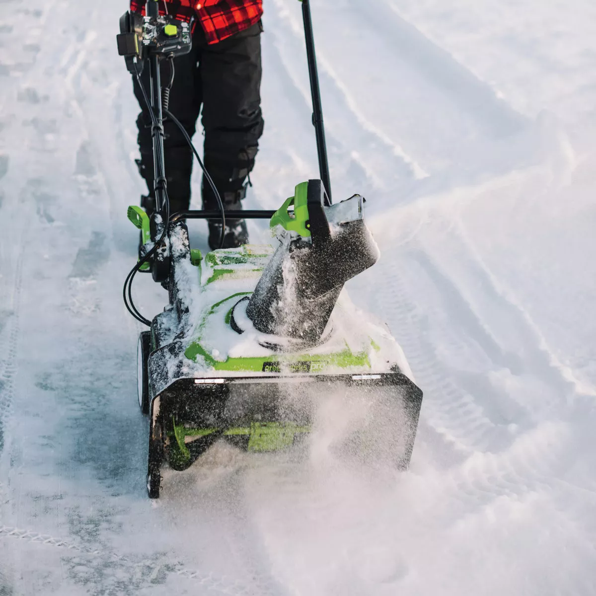 Greenworks 80V 22 In. Single-Stage Snow Blower with 4.0 Ah Battery & Charger - photo 9