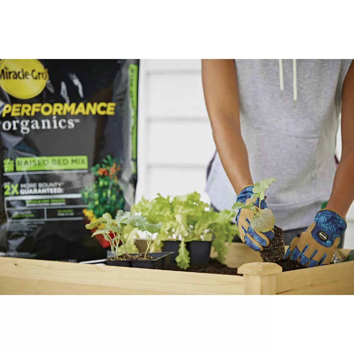 Miracle-Gro Performance Organics 1.3 Cu. Ft. Raised Bed Mix - photo 7