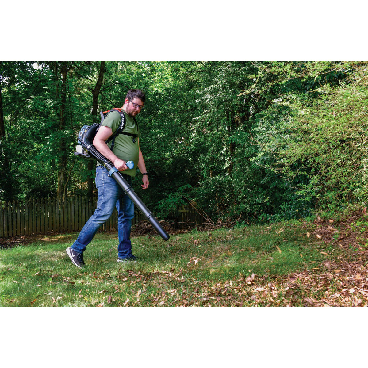 Senix 4QL 49cc 4-Cycle Gas Powered Backpack Leaf Blower | Do it Best