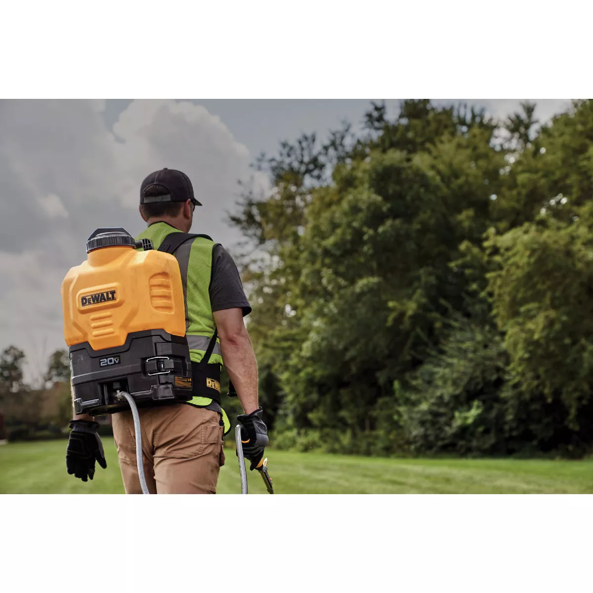 DeWalt 4 Gal. Battery Operated Backpack Sprayer (Tool Only) - photo 3