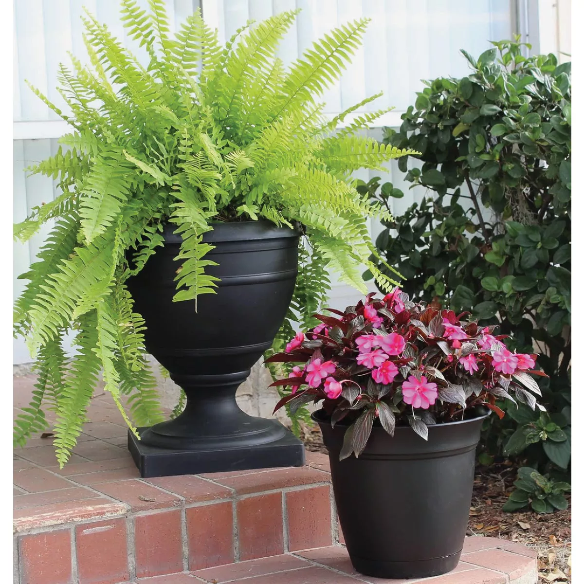 HC Companies Eclipse 10 In. Black Planter with Saucer - photo 6
