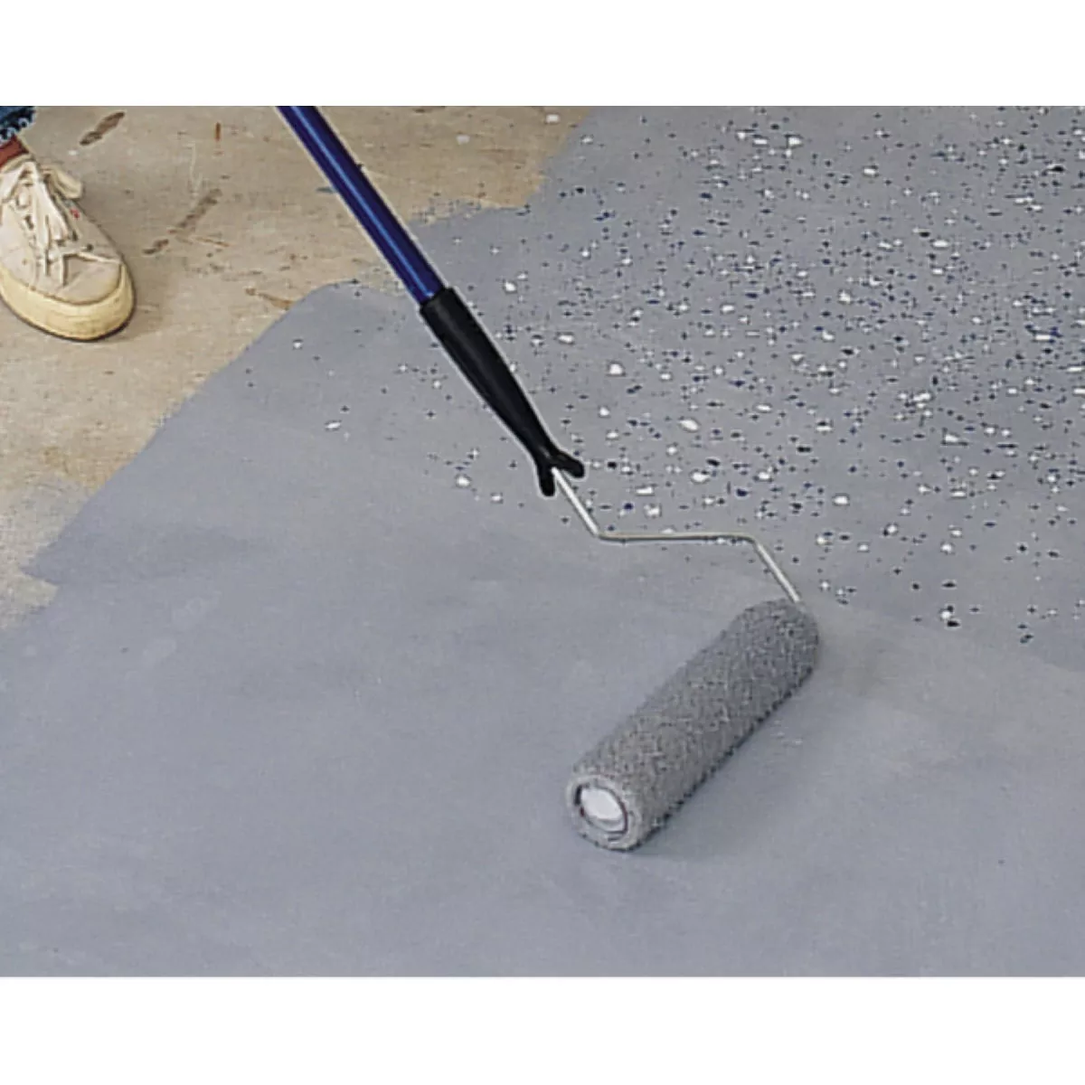 Rust-Oleum EPOXYSHIELD Gloss Garage Floor Coating Kit, Tint Base, 120 Oz. - photo 2