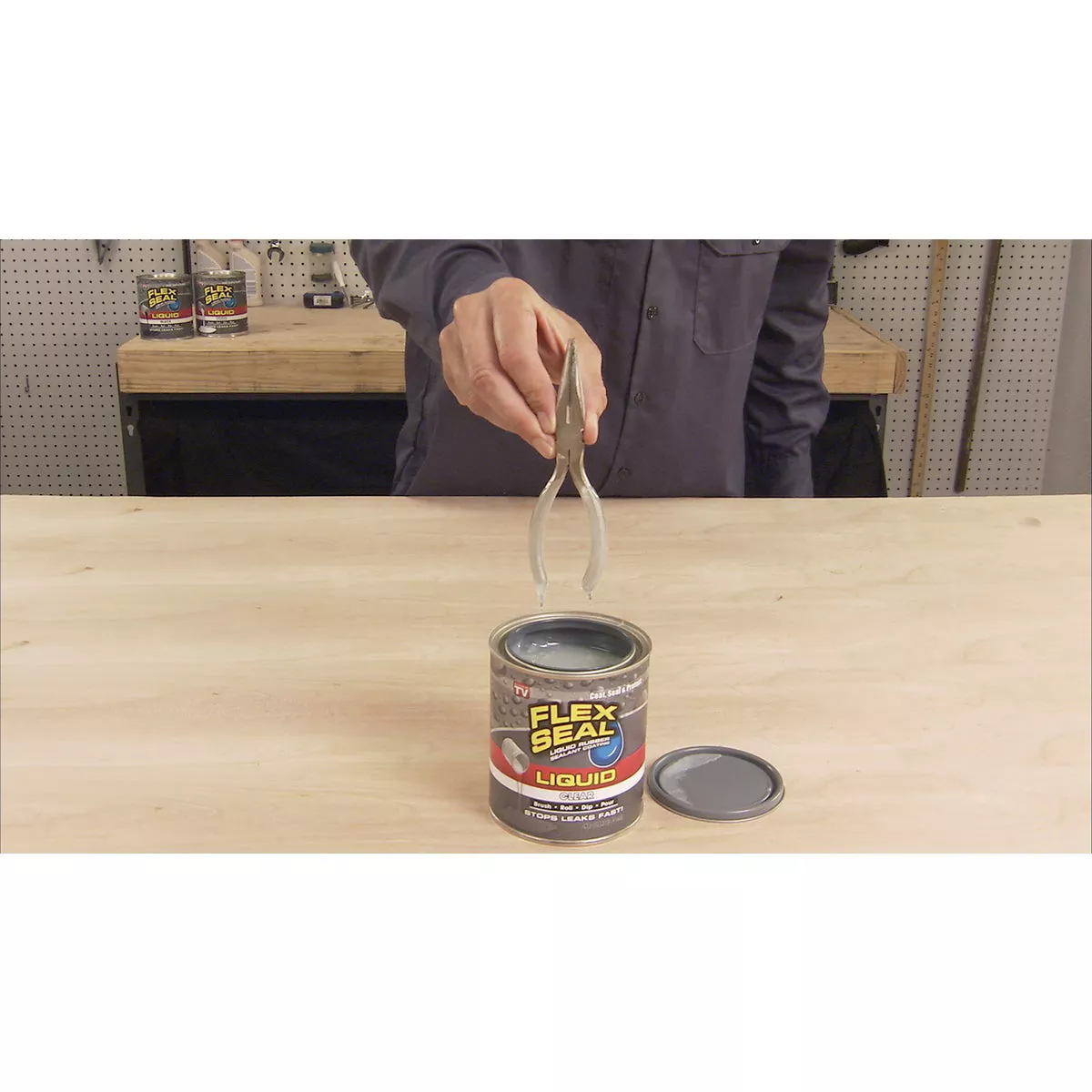 FLEX SEAL 1 Qt. Liquid Rubber Sealant, Clear - photo 2