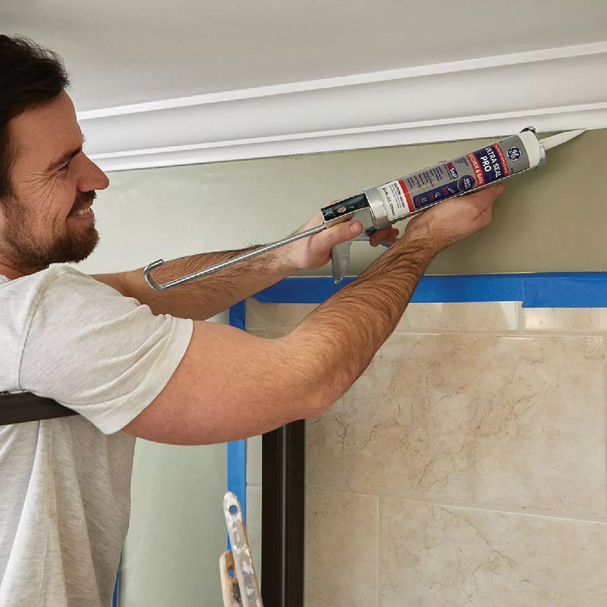 GE Ultra Seal Pro 10.1 Oz. White Siliconized Acrylic Latex Kitchen & Bath Caulk - photo 3