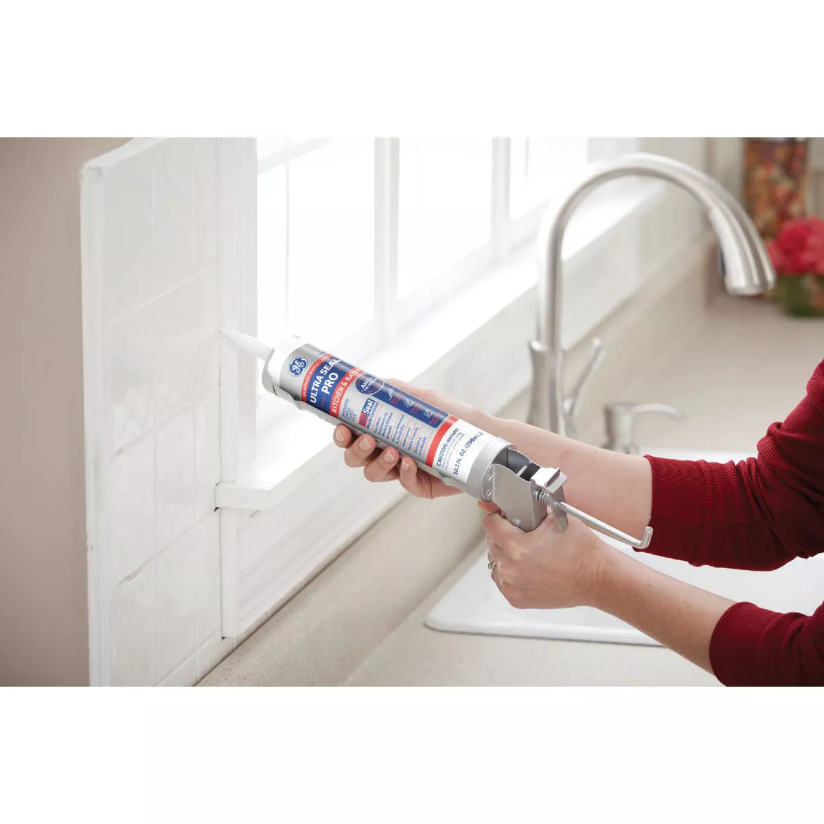 GE Ultra Seal Pro 10.1 Oz. White Siliconized Acrylic Latex Kitchen & Bath Caulk - photo 4