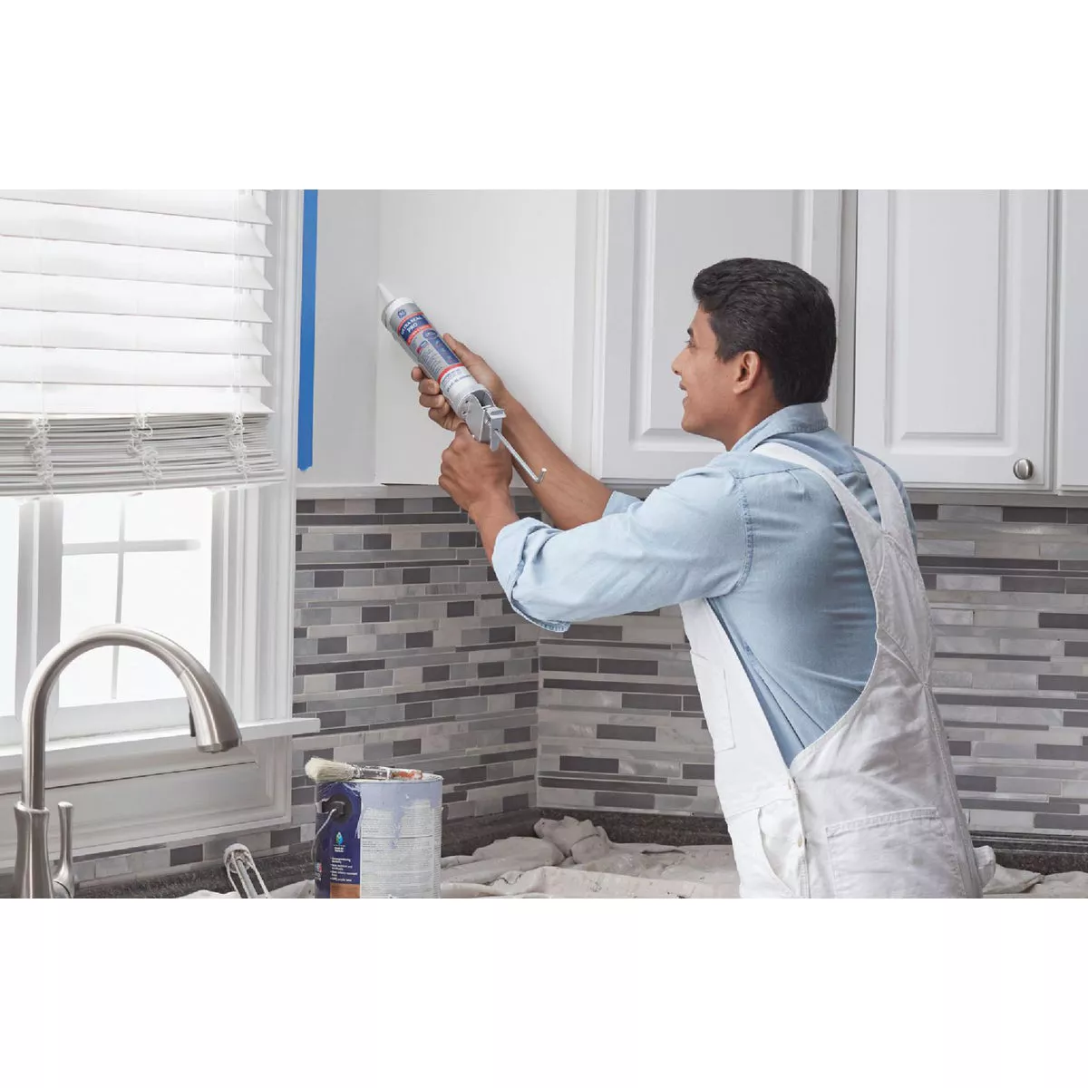 GE Ultra Seal Pro 10.1 Oz. White Siliconized Acrylic Latex Kitchen & Bath Caulk - photo 2