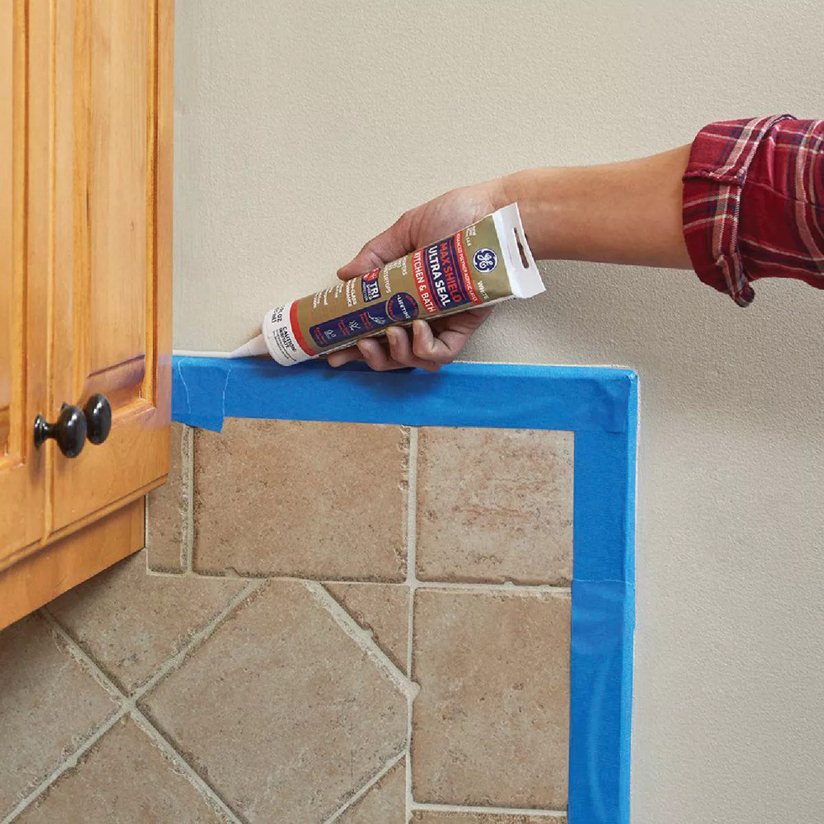GE Siliconized Acrylic 5.5 Oz. White Advanced Polymer Acrylic Latex Kitchen & Bath Sealant - photo 2