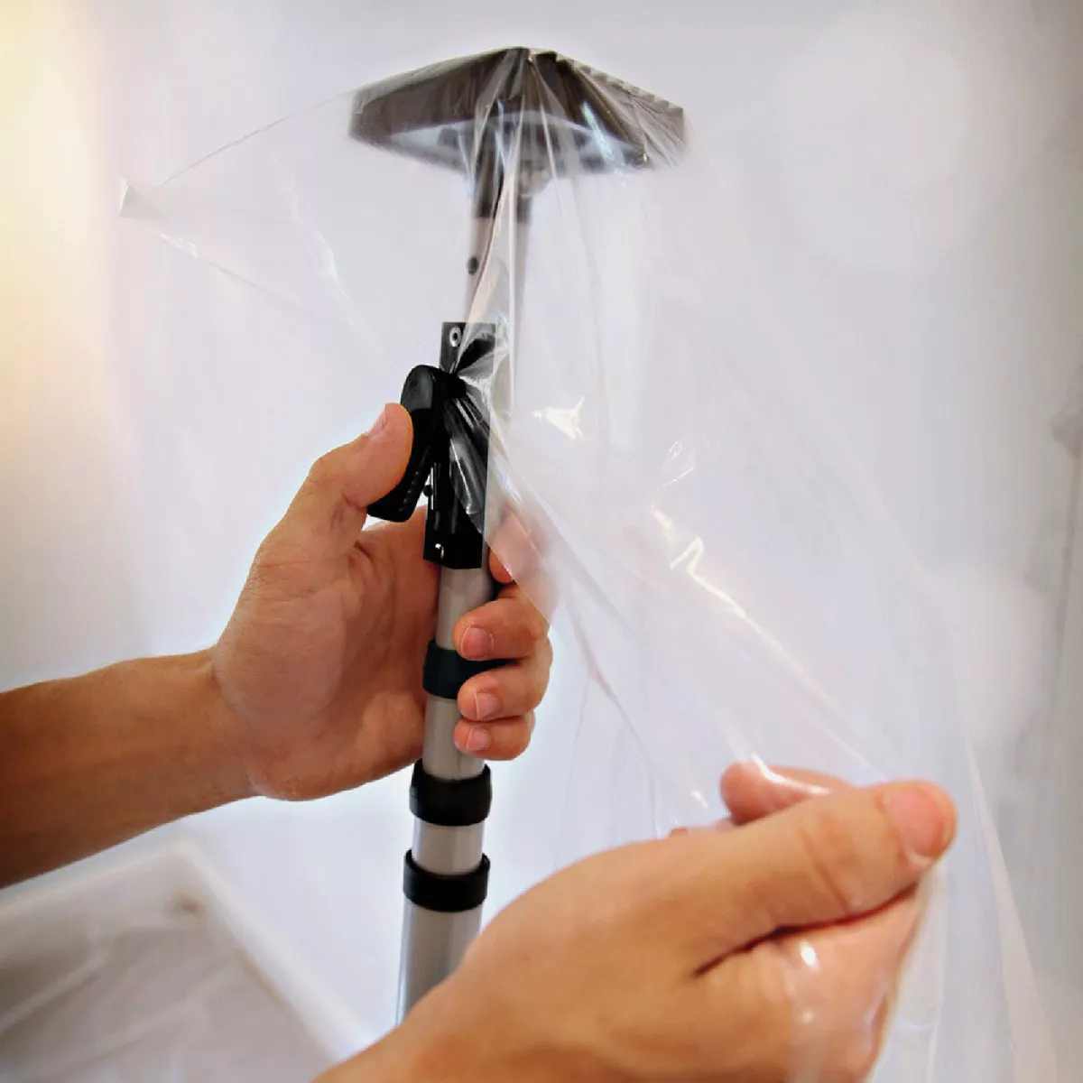 Trimaco E-Z Up Dust Containment Pole Kit With (4) 12 Ft. Poles, Pole Bag and 2 Zippers - photo 4