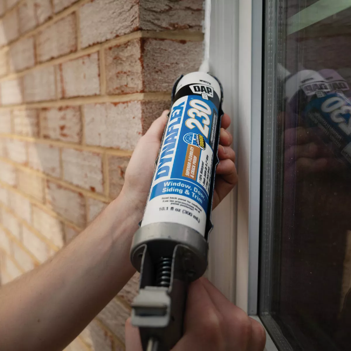 Dap Dynaflex 230 10.1 Oz. 100% Waterproof Window, Door, Siding & Trim Elastomeric Sealant, White - photo 6
