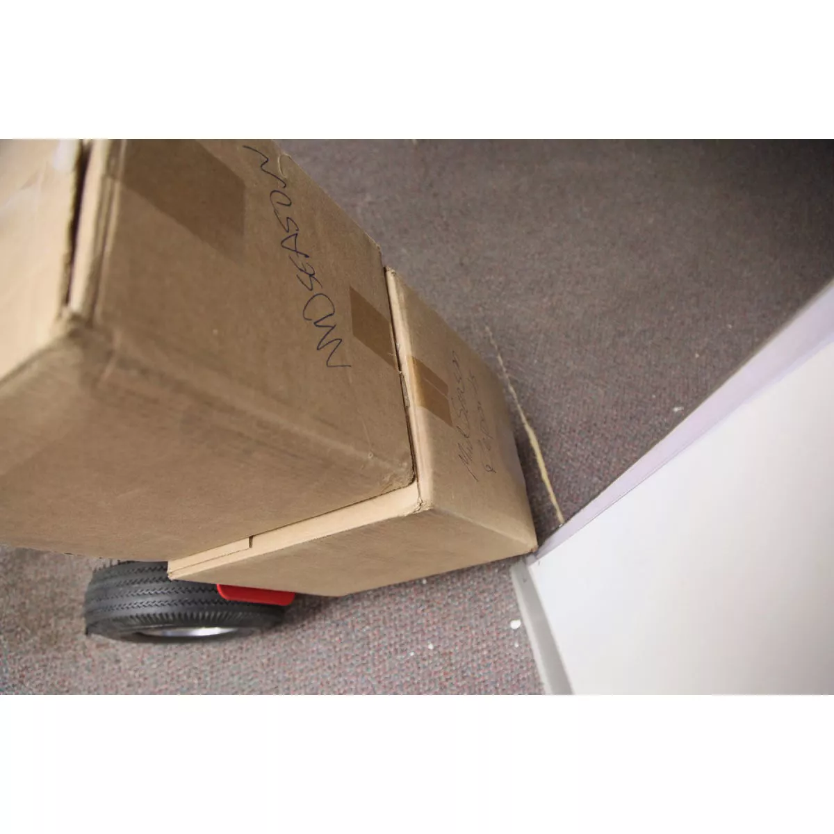 Trimaco 5/8 In. x 4 Ft. Nail-On Clear Corner Guard - photo 2