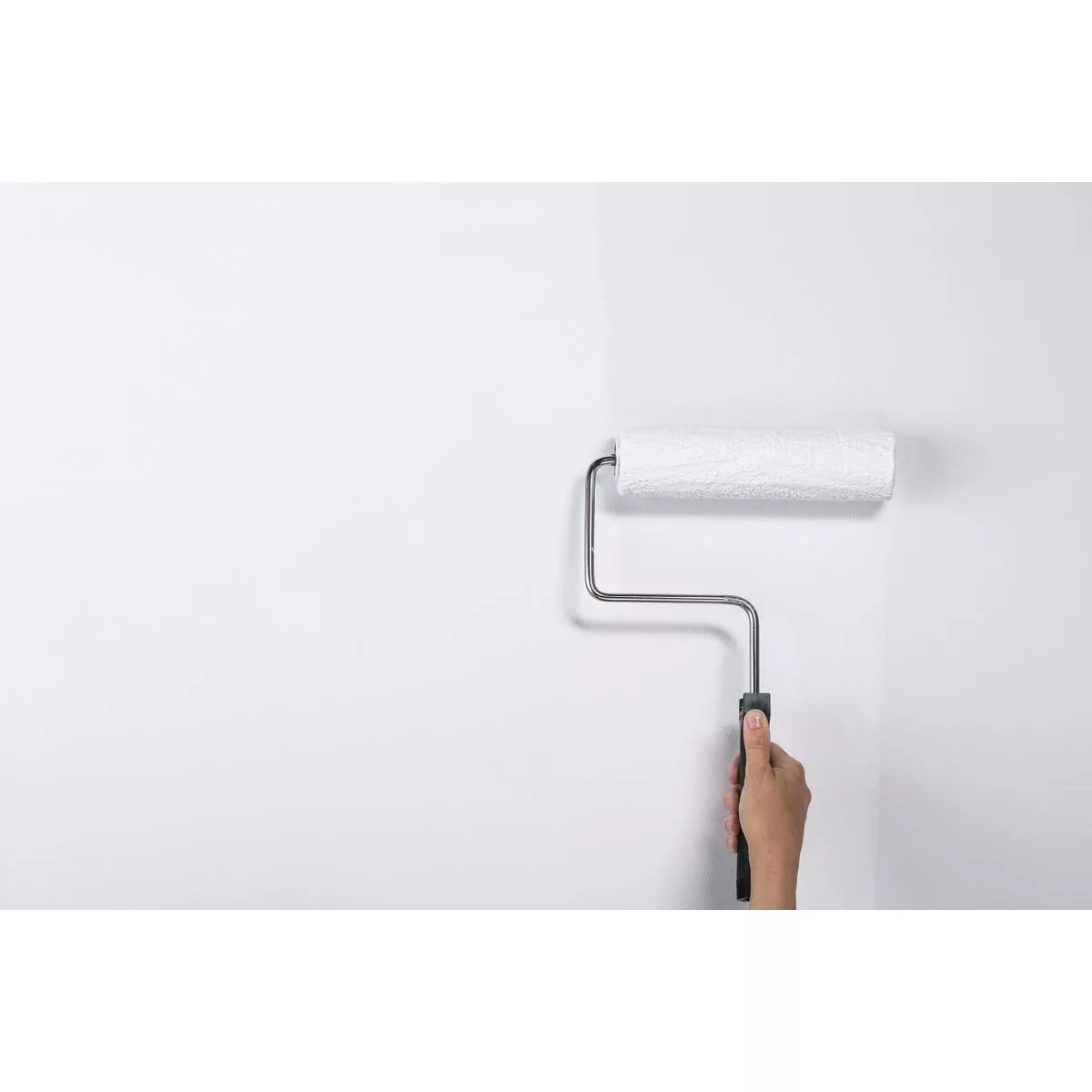 Rust-Oleum Sure Color Eggshell White Interior Wall Paint and Primer, Gallon - photo 3