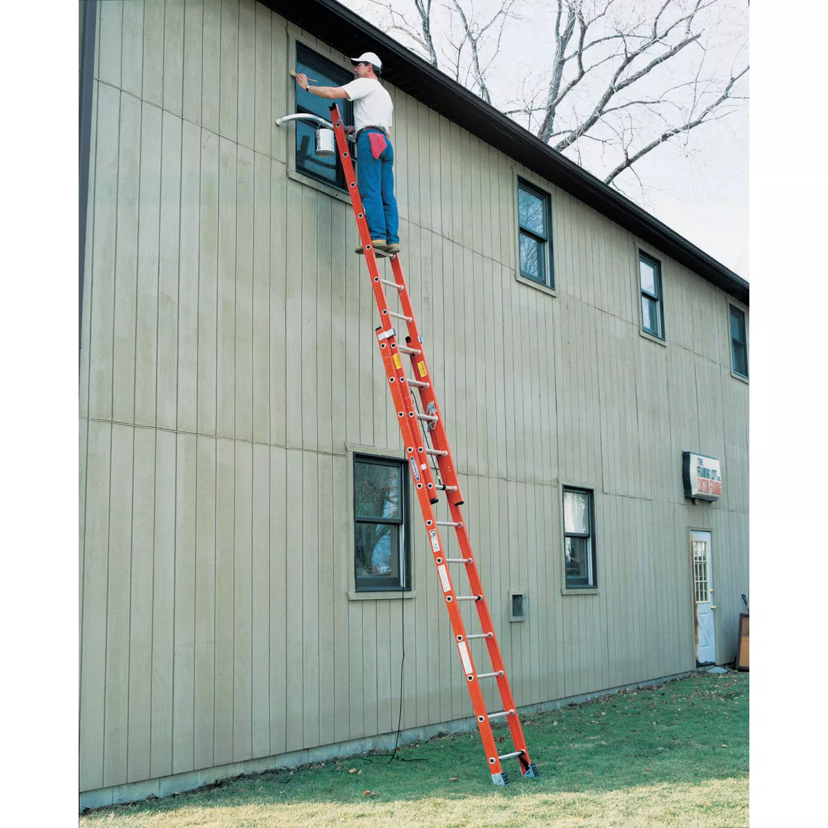 Werner 24 Ft. Fiberglass Extension Ladder with 300 Lb. Load Capacity Type IA Duty Rating - photo 6