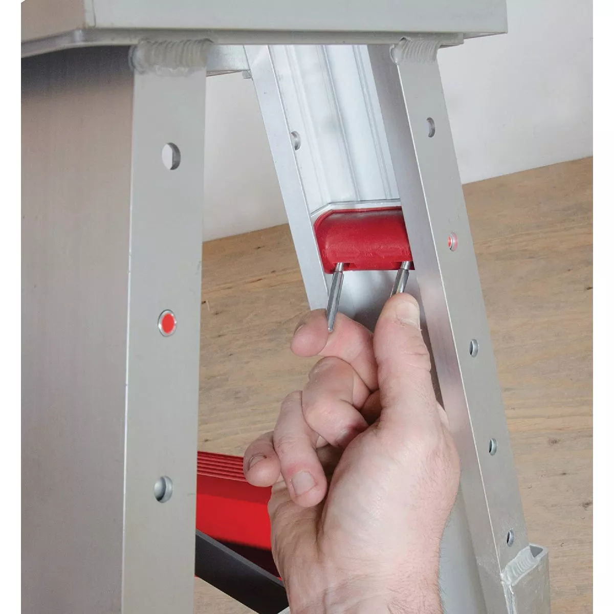 MetalTech BuildMan 18 In. x 30 In. Aluminum Anti-Slip Adjustable Workbench - photo 2