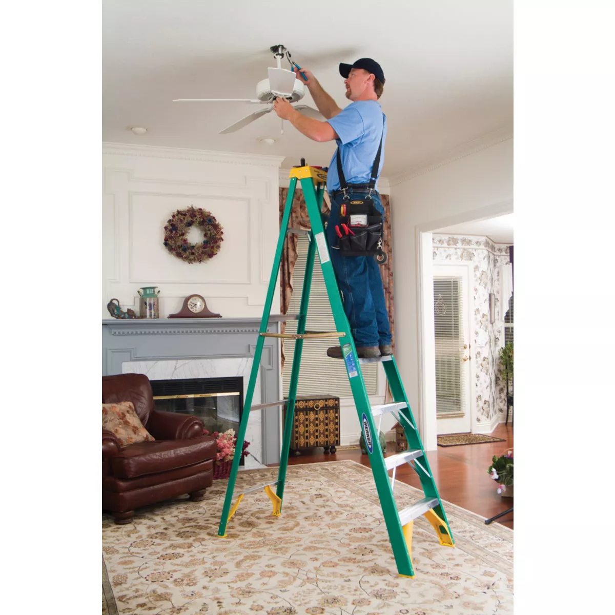 Werner 8 Ft. Fiberglass Step Ladder with 225 Lb. Load Capacity Type II Ladder Rating - photo 3