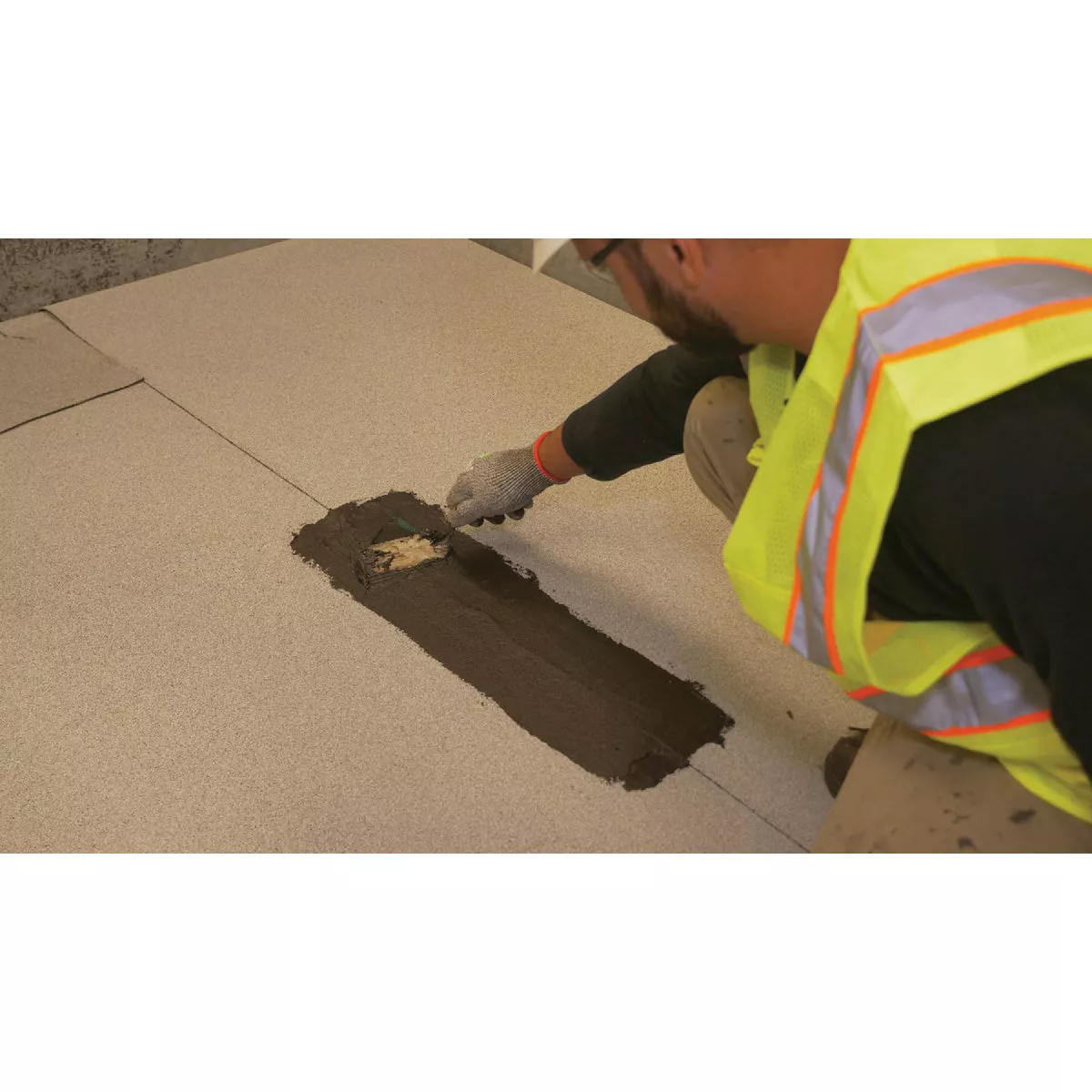 Rust-Oleum 1 Gal. Black Extreme Wet or Dry Roof Repair - photo 4