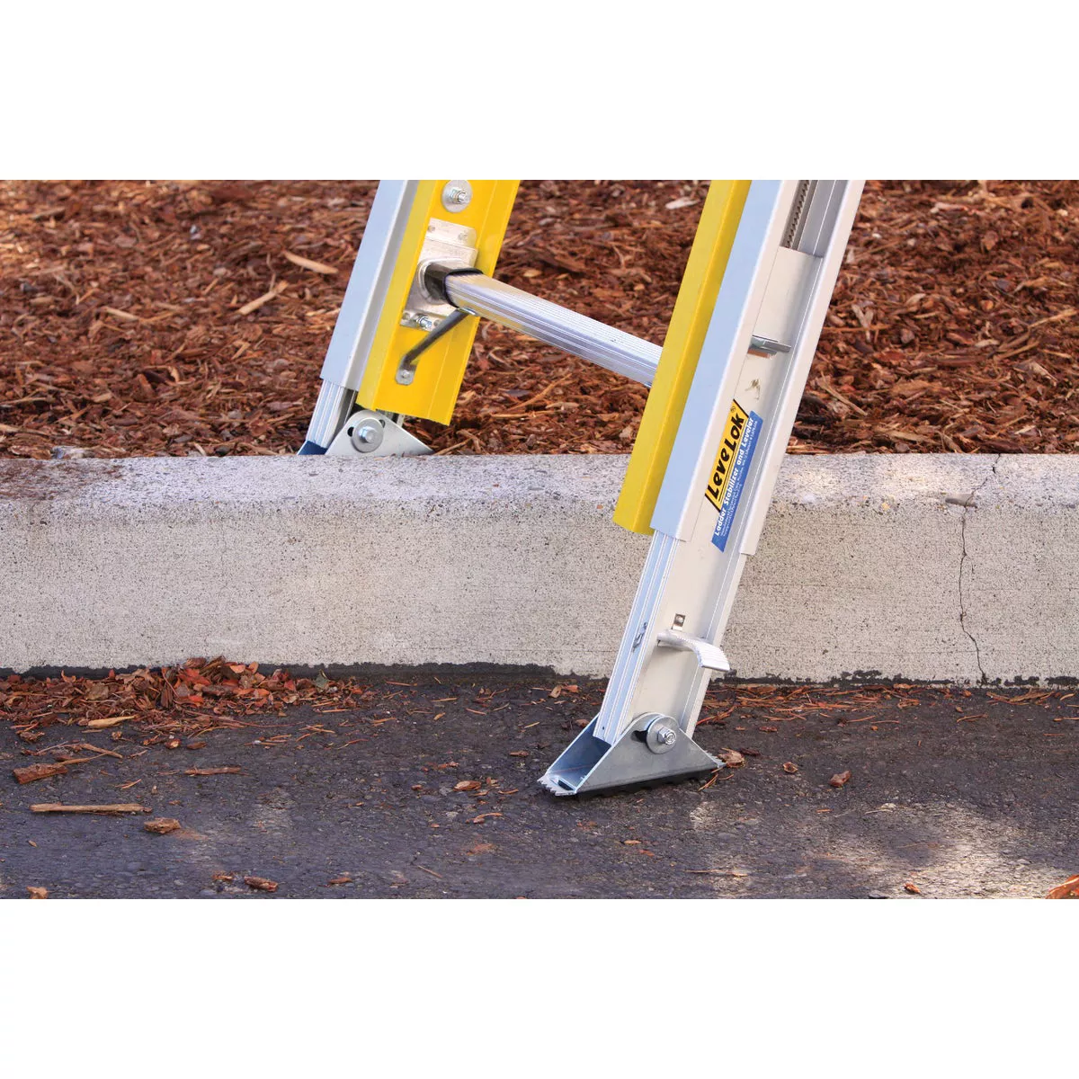 Werner LevelLok Ladder Leveler - photo 4