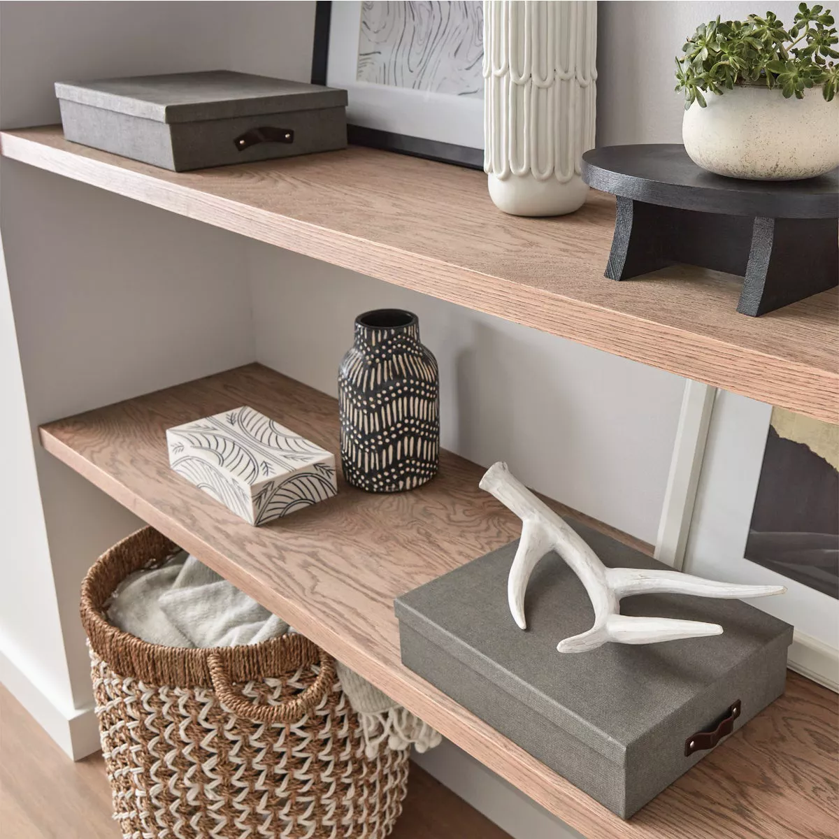 Minwax Warm Semi-Gloss Clear Spray Polyurethane, 11.5 Oz. - photo 2