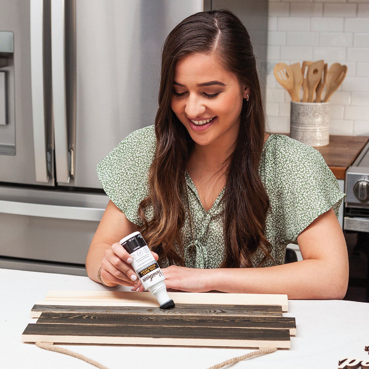 Varathane Less Mess Ebony WaterBased Interior Wood Stain, 4 Oz. Do it Best