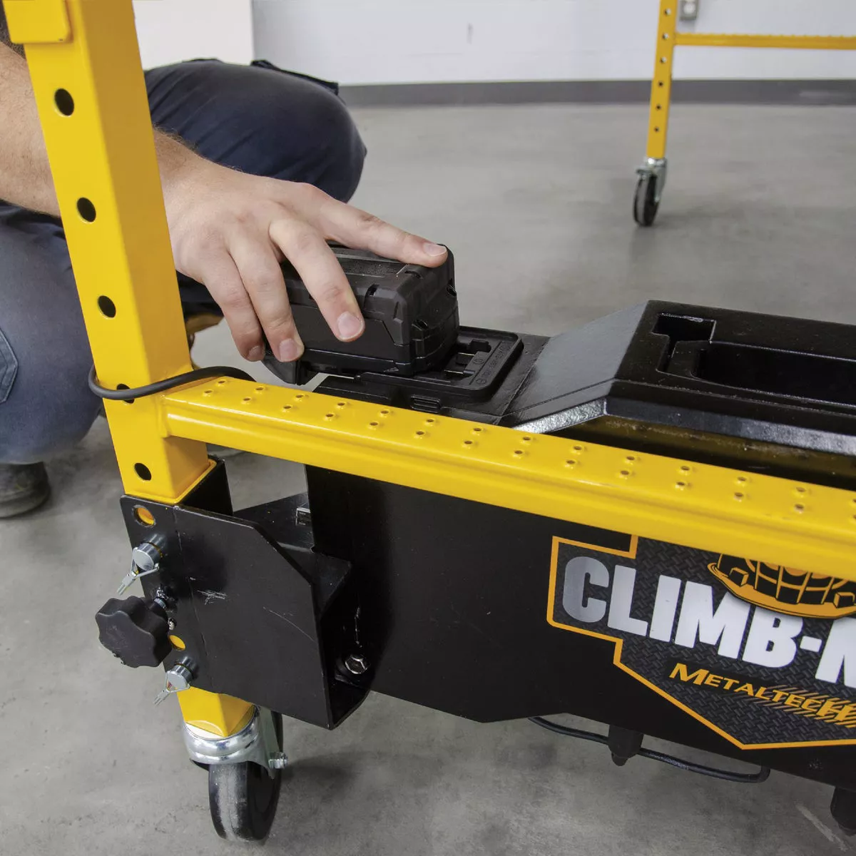 Metaltech Climb-N-Go Motorized System for Baker Type Scaffold - photo 6