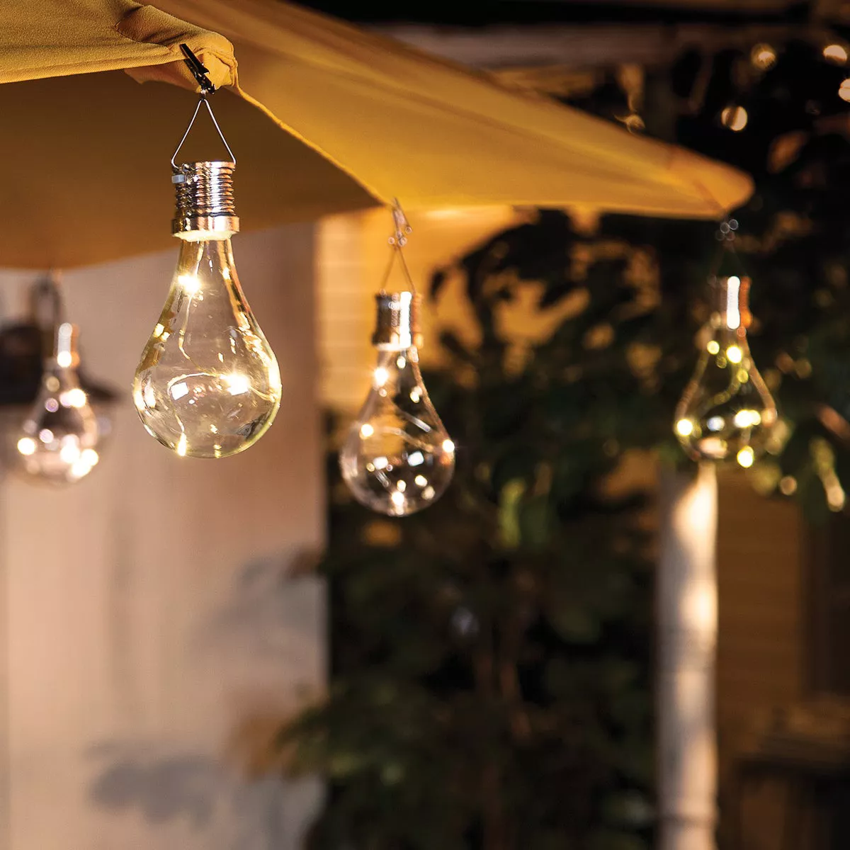 Gerson Everlasting Glow Clear Edison Bulb 5.5 In. H. x 2.75 In. Dia. Solar Light - photo 3