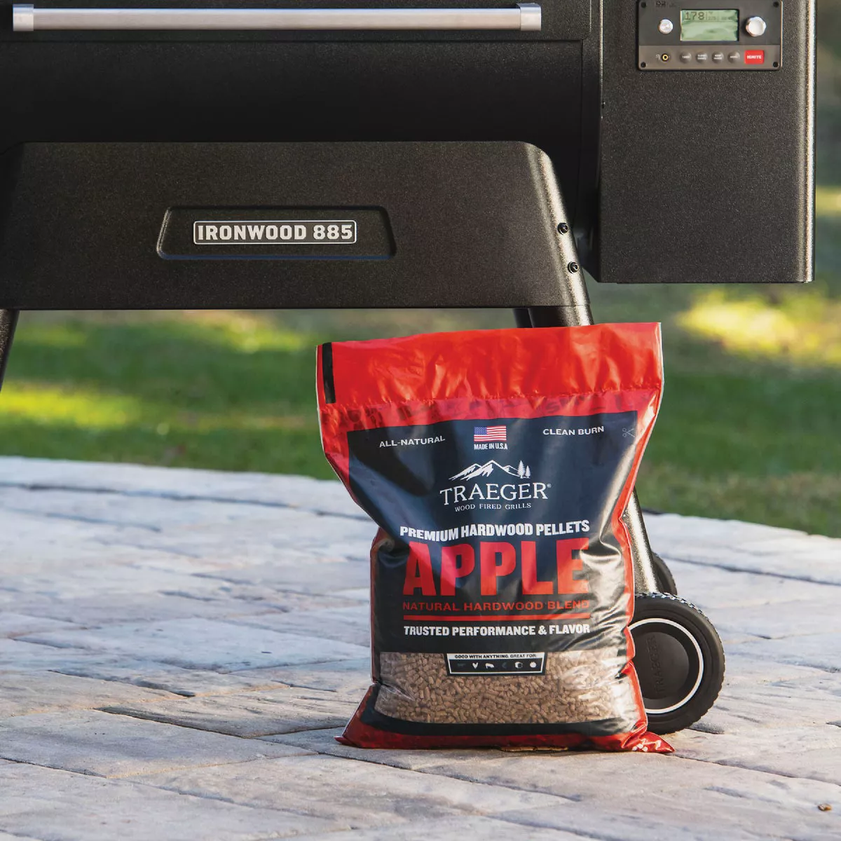 Traeger 20 Lb. Apple All-Natural Wood Grilling Pellets - photo 3