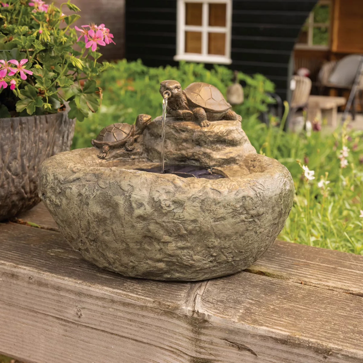 Lumineo 14.6 In. W. x 9.8 In. H. x 11.8 In. L. Polyresin Solar Turtle Fountain - photo 3