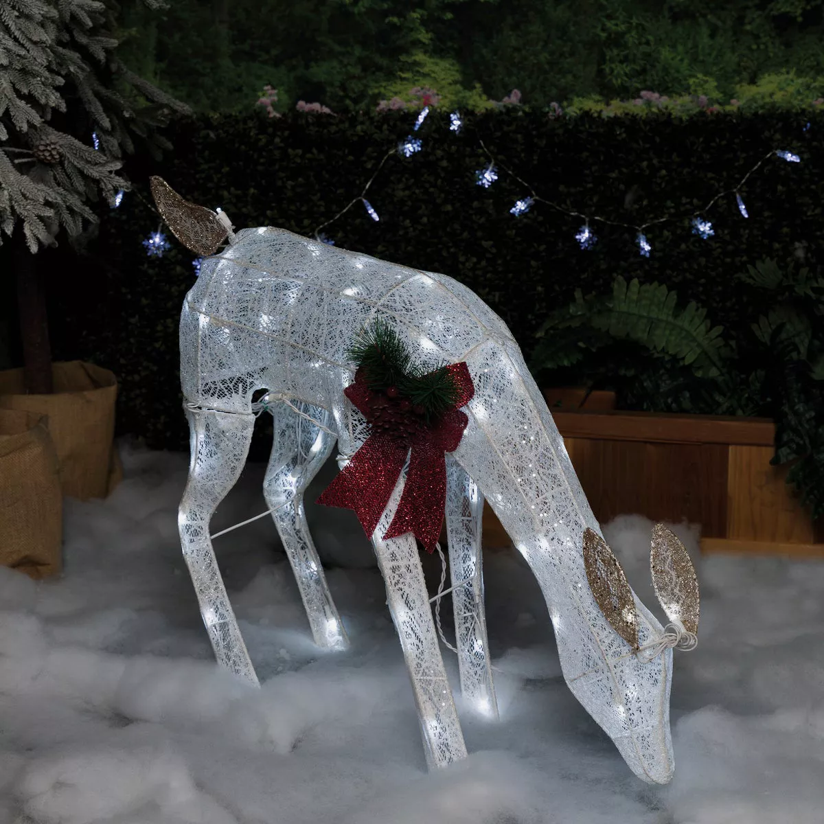 Alpine 28 In. Cool White LED White Mesh Grazing Deer Lighted Decoration - photo 2