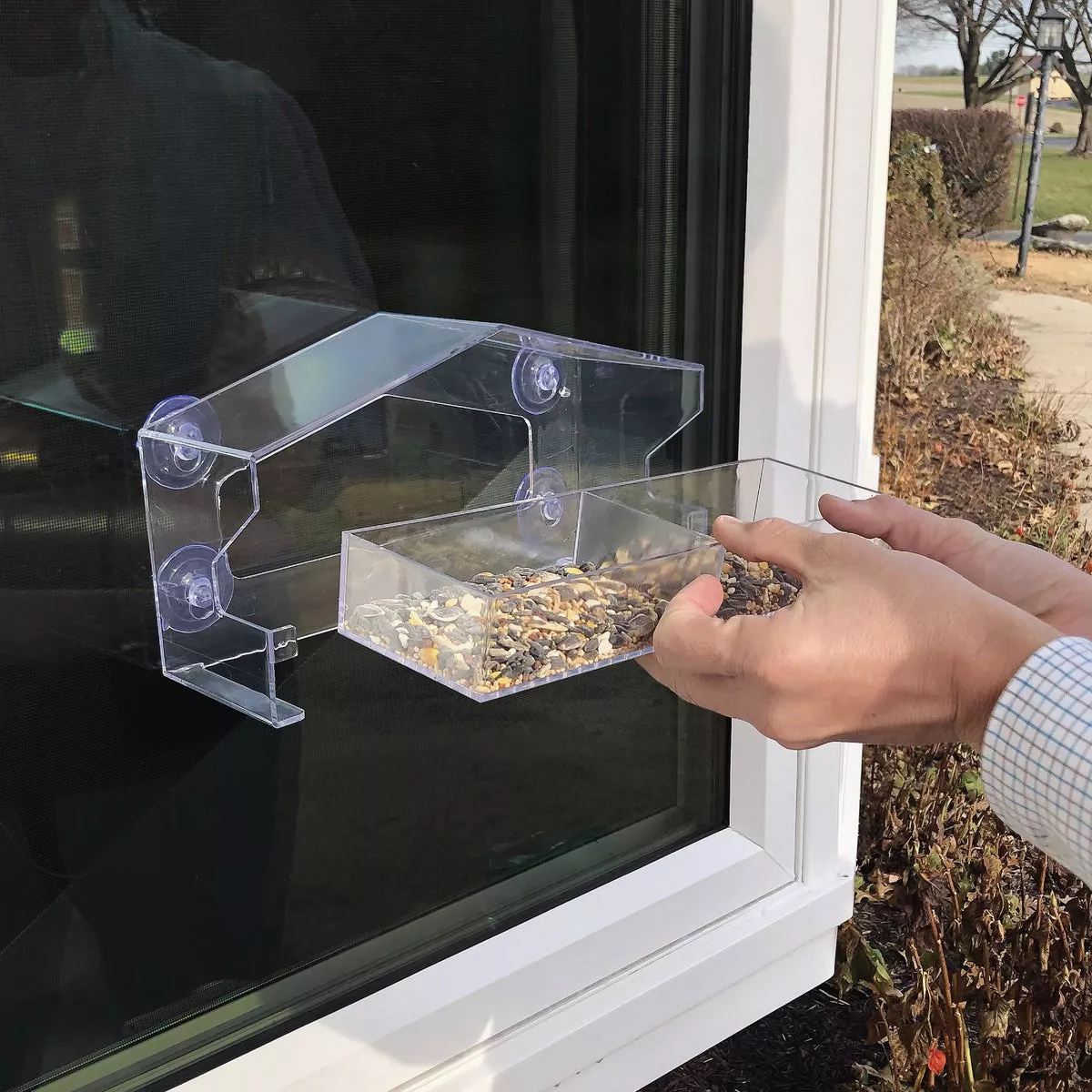Perky-Pet Clear Plastic Window 1 Lb. Capacity Bird Feeder - photo 2