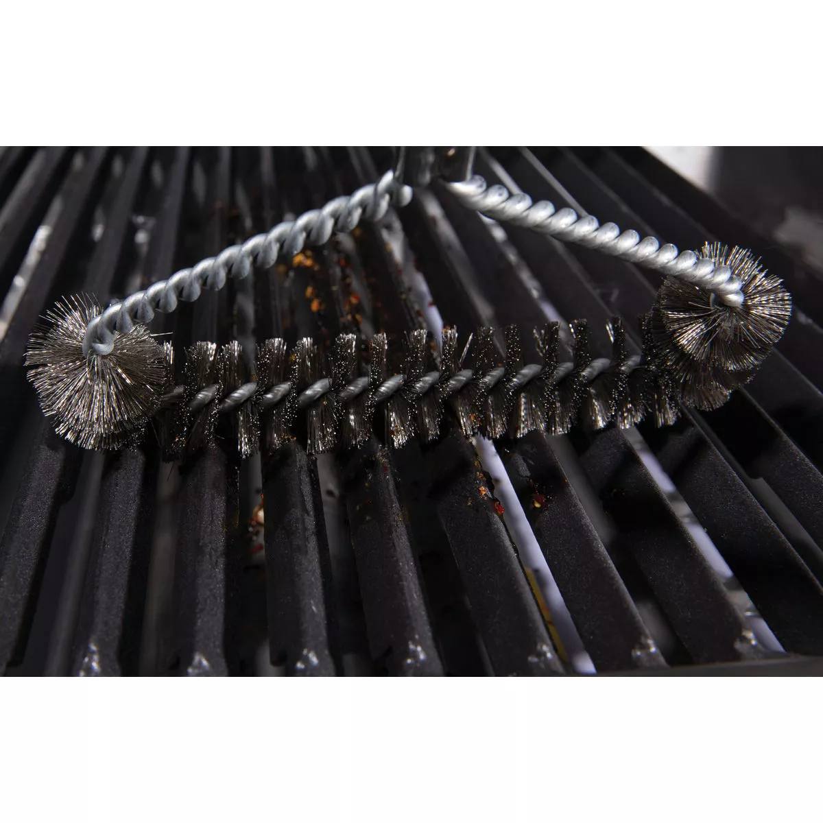 Broil King 18.9 In. Stainless Steel Bristles Tri-HeadGrill Cleaning Brush - photo 3