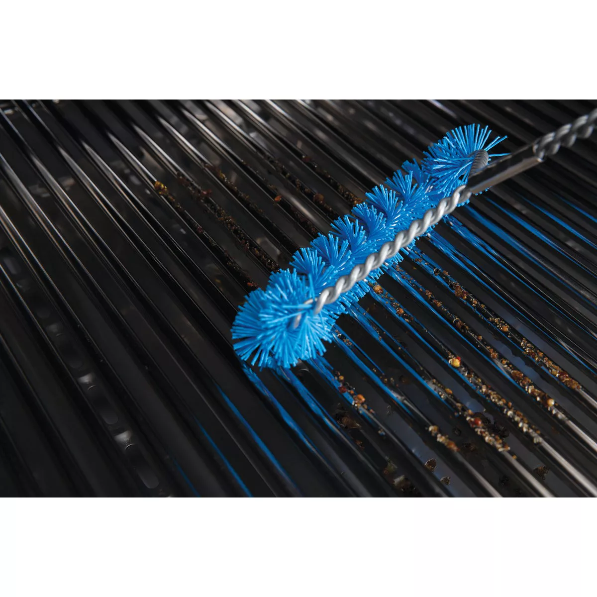 Broil King 18.11 In. Twisted Nylon Tri-Head Grill Cleaning Brush - photo 3