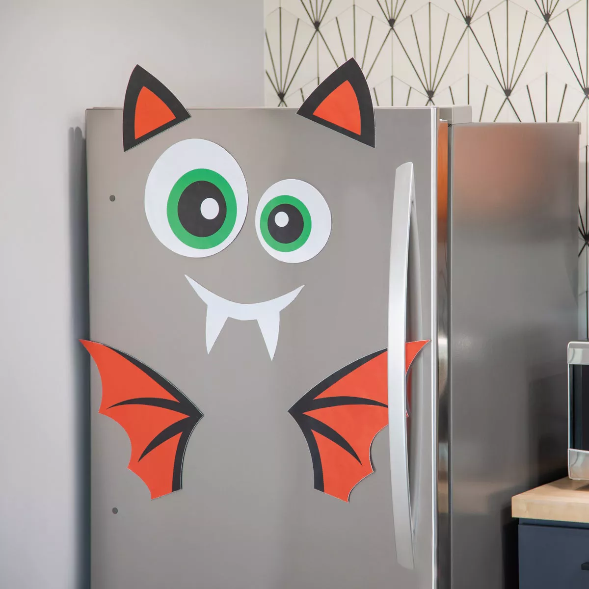 Evergreen Friendly Bat Trunk or Treat Magnetic Decorating Kit - photo 2