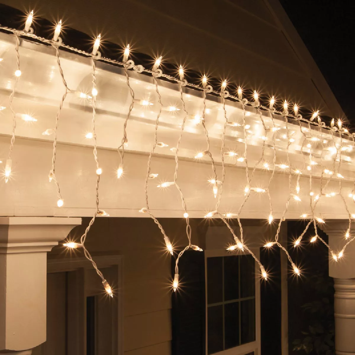 J Hofert Clear 100-Bulb Mini Incandescent Icicle Light Set with White Wire - photo 5